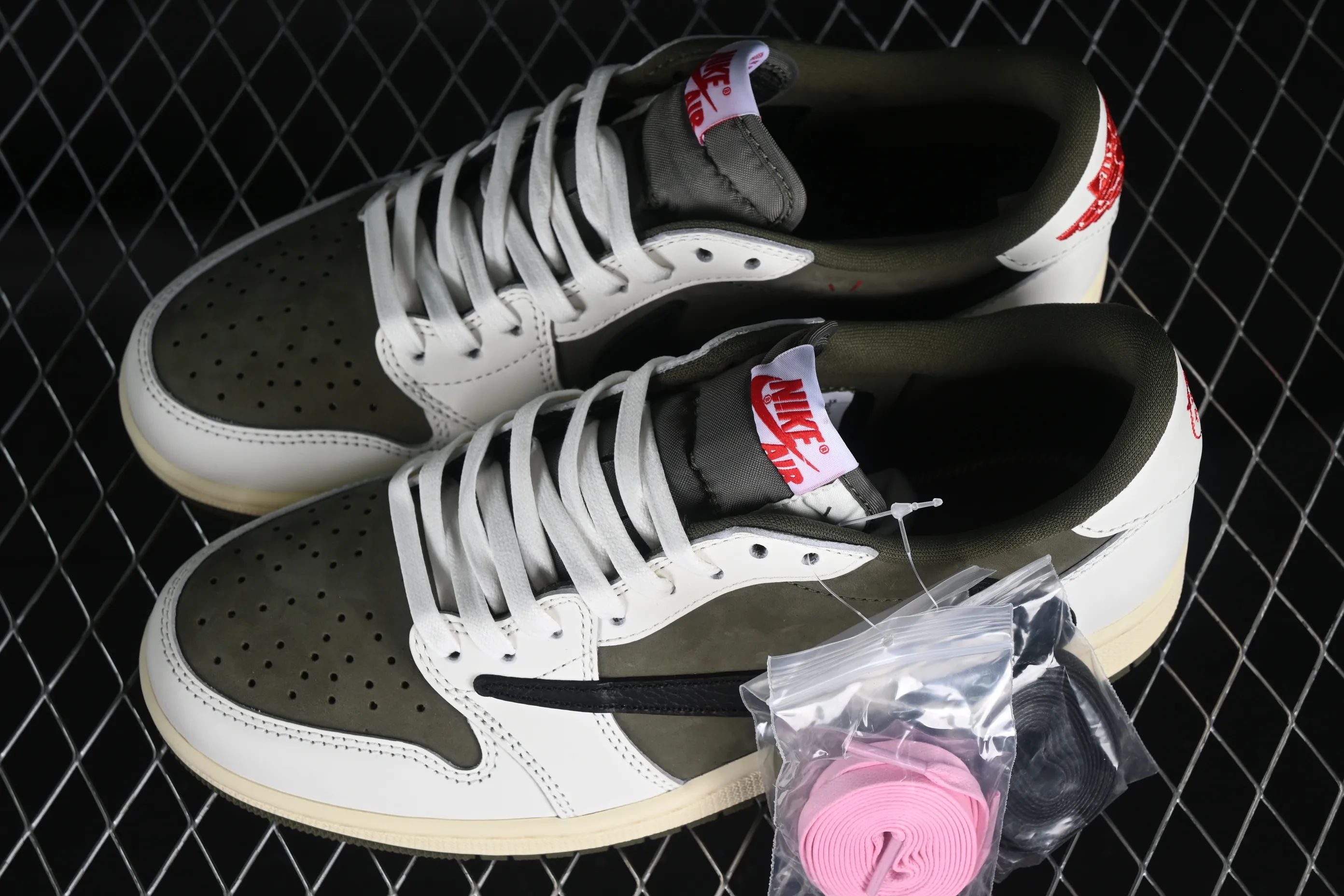 All categories Air Jordan Jordan series basketball shoes Air Jordan 1 Low foreign trade version Travis Scott x Air Jordan 1 Low OG AJ1 Joe 1 undercut low DM7866-200
